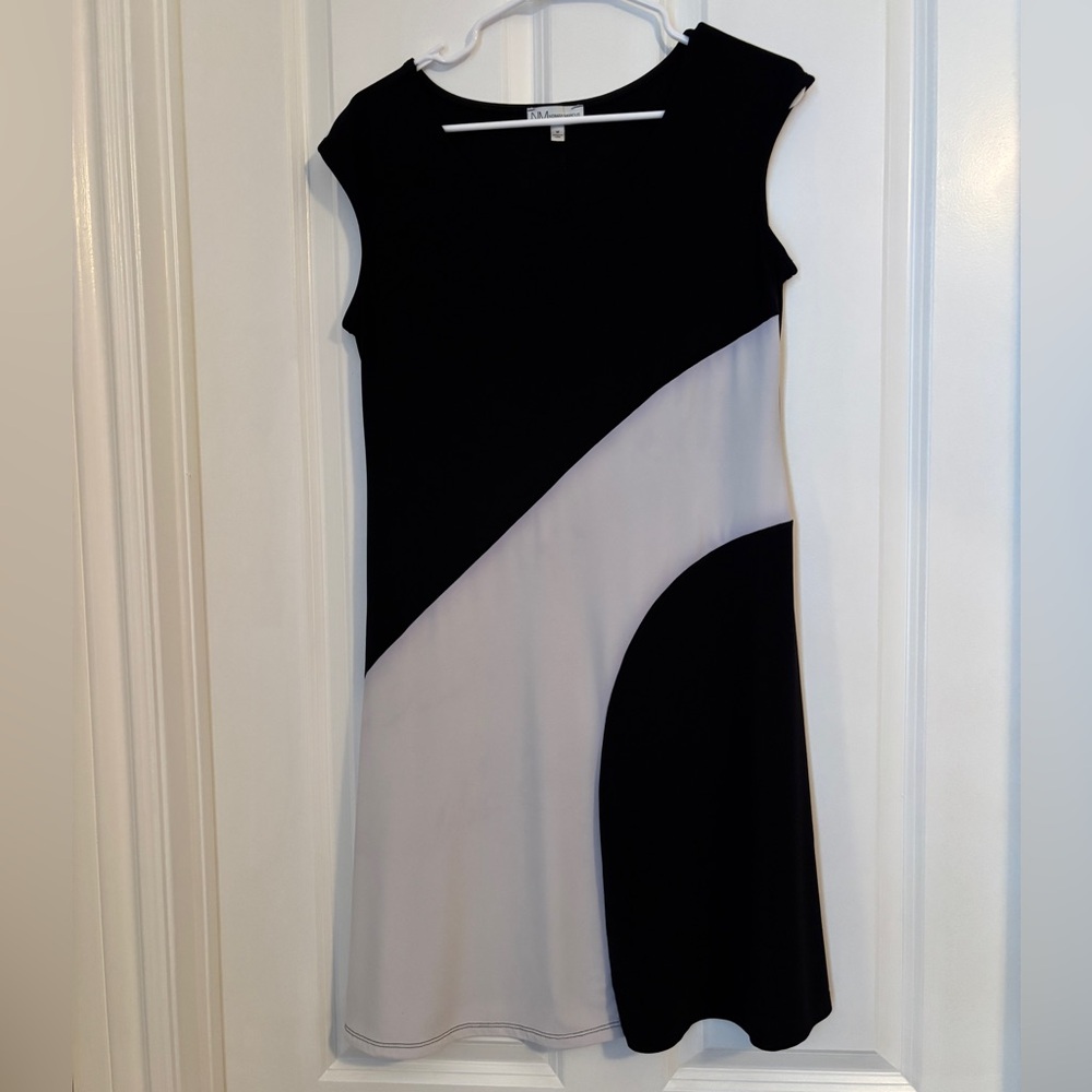 Neiman Marcus - Women’s Black and White Asymmetrical, Sleeveless Dress.  Size M